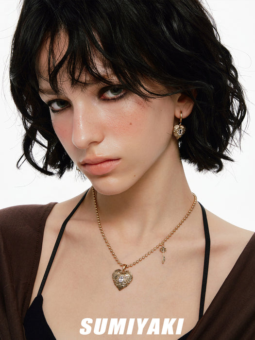 SUMIYAKI Love Lock Collection Heart Necklace – Vintage Embossed Heart Pendant, Romantic Minimalist Jewelry