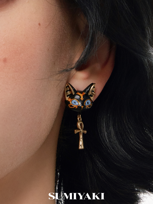 SUMIYAKI Sacred Eye Egyptian Cat Earrings – Black & White Asymmetrical Studs, S925 Sterling Silver, Hypoallergenic Jewelry