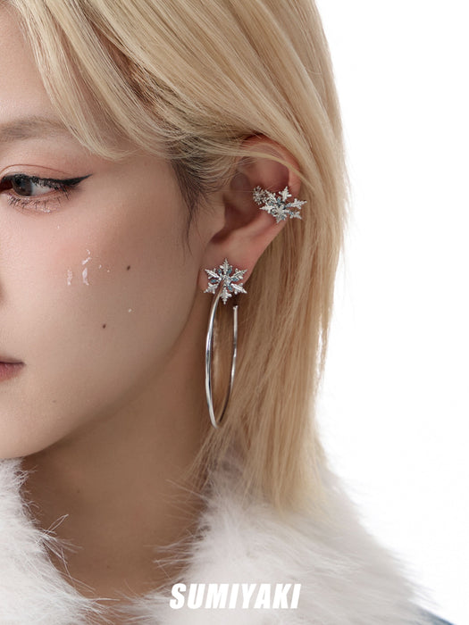 SUMIYAKI Statement Snowflake Hoop Earrings – Trendy, Bold & Sparkling Winter Fashion Accessory