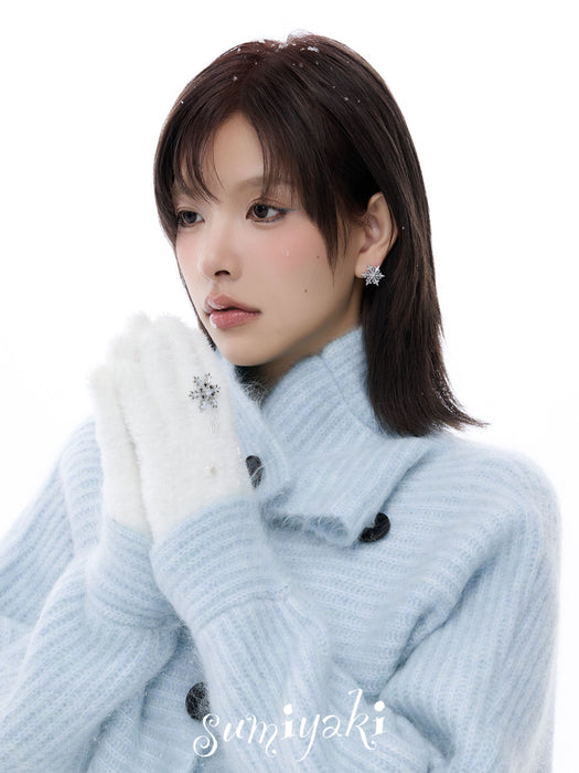 SUMIYAKI Snowflake Stud Earrings – Dainty, Sparkling & Elegant Winter Jewelry Gift