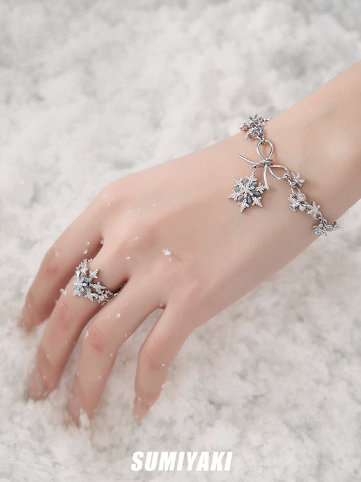 SUMIYAKI Spinning Snowflake Bracelet – Dainty Rotatable Flower Design, Sparkling & Unique Gift for Her