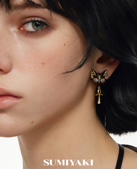 SUMIYAKI Sacred Eye Egyptian Cat Earrings – Black & White Asymmetrical Studs, S925 Sterling Silver, Hypoallergenic Jewelry