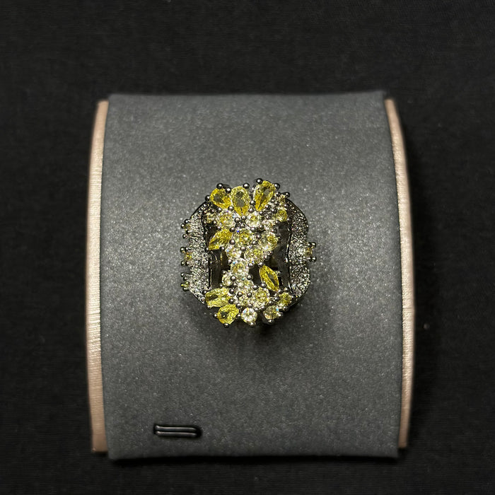 Bucherati yellow hollow ring