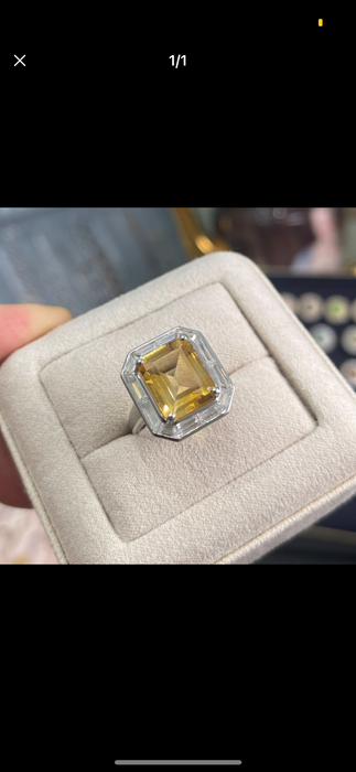 Natural crystal ring